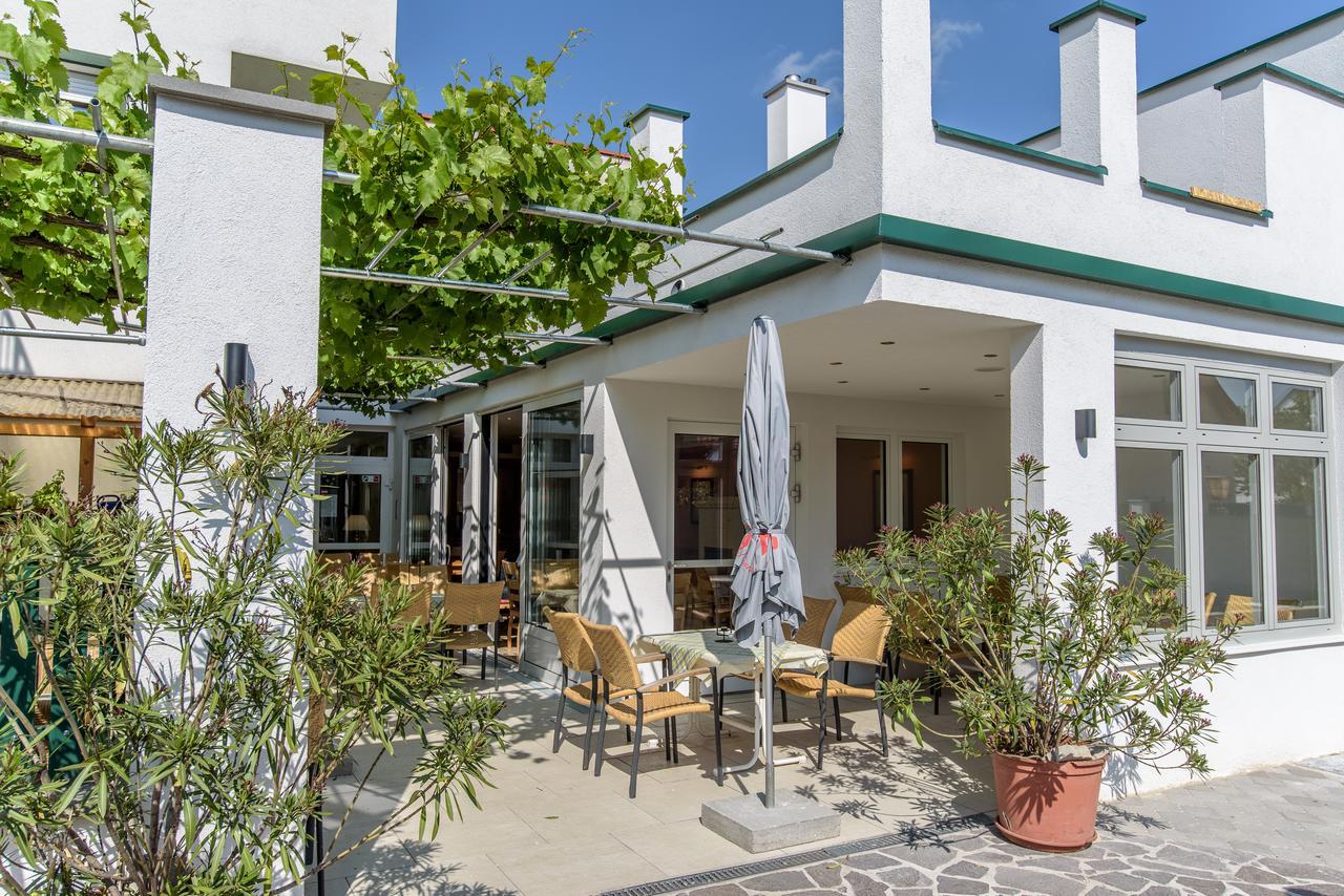 Hotel Zachs Sankt Margarethen im Burgenland Exterior photo